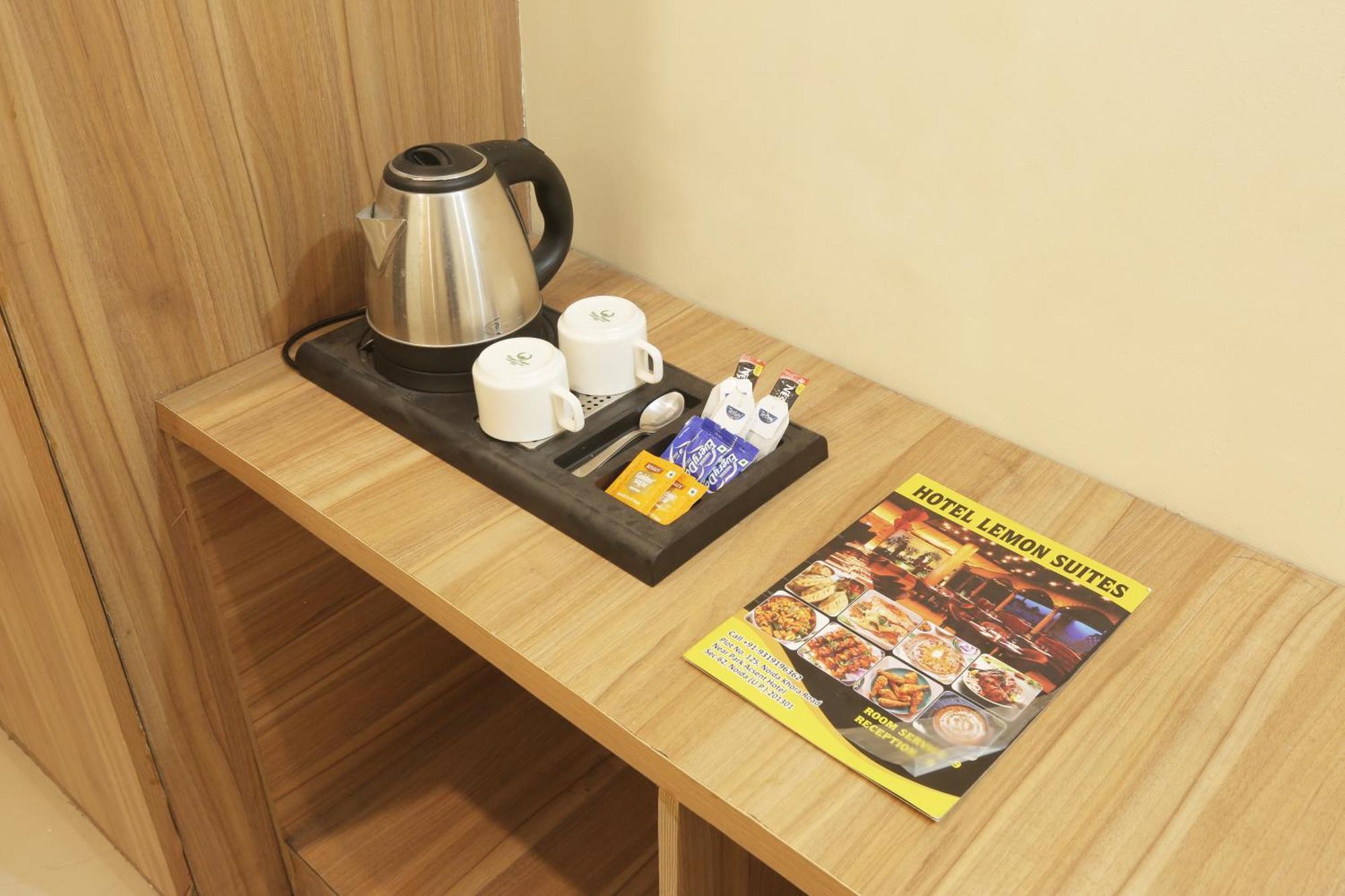 Hotel Lemon Suites & Banquet Noida Sector 62 מראה חיצוני תמונה