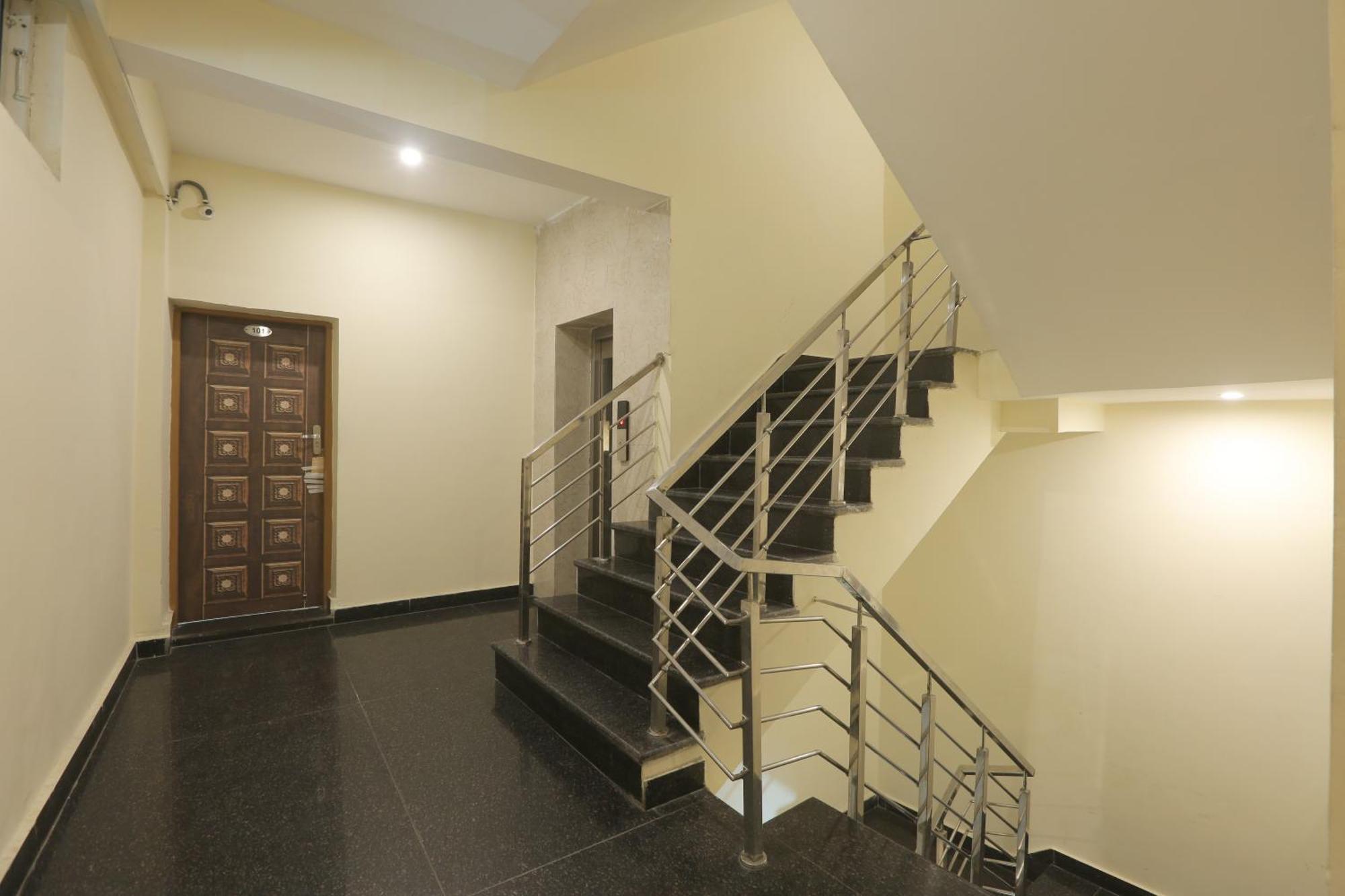Hotel Lemon Suites & Banquet Noida Sector 62 מראה חיצוני תמונה