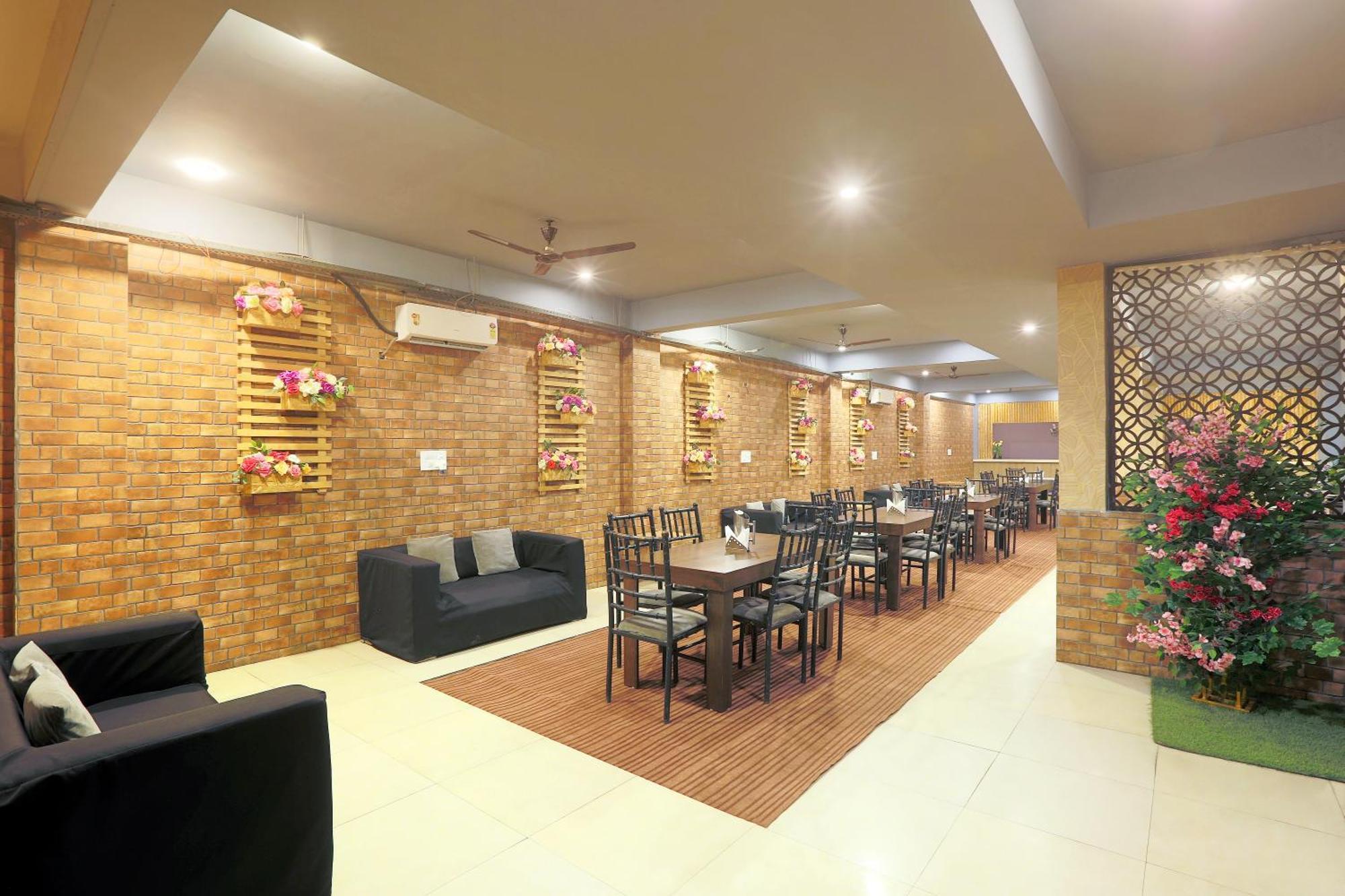 Hotel Lemon Suites & Banquet Noida Sector 62 מראה חיצוני תמונה